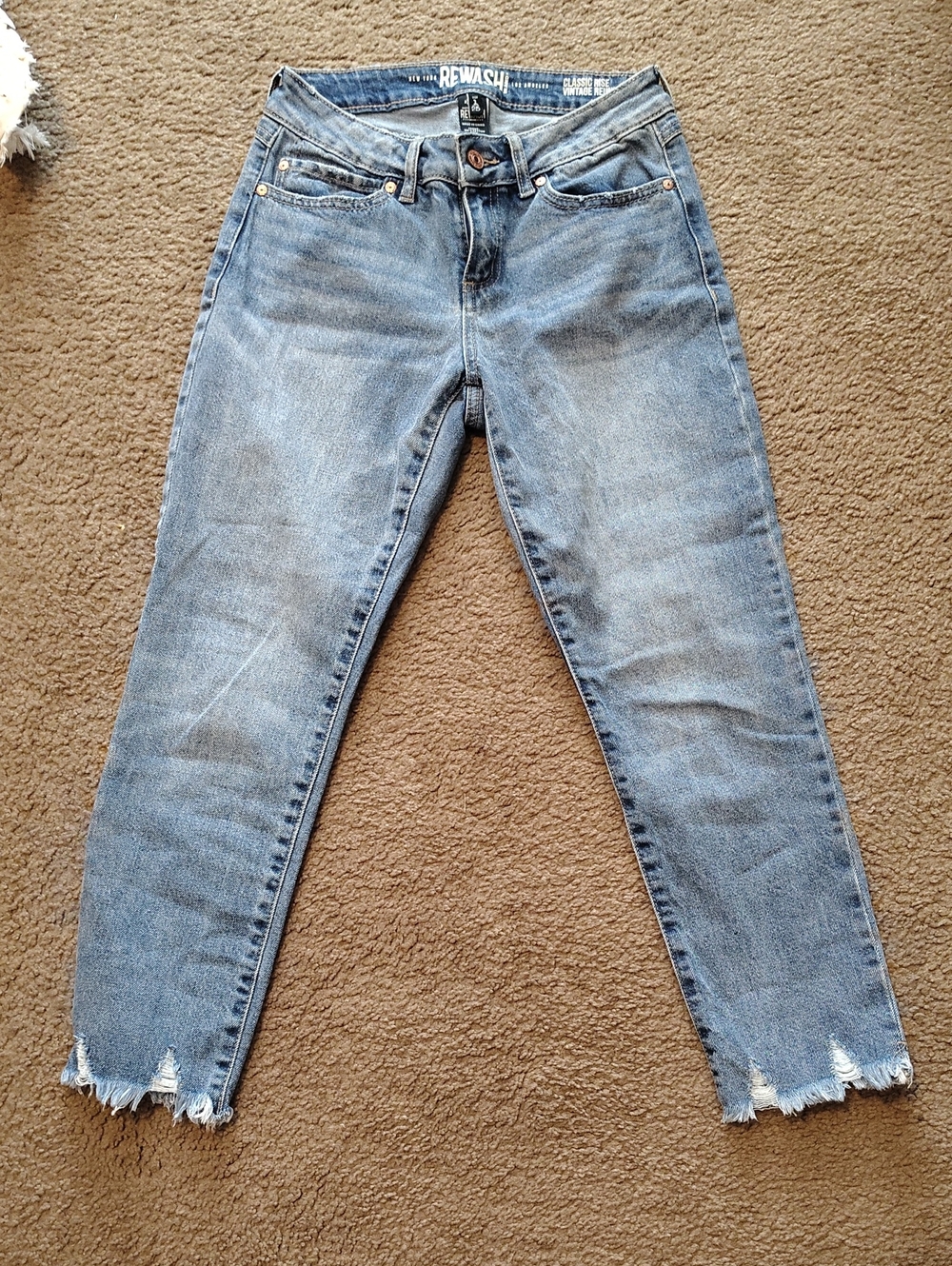 Rewash Women's Light Wash Frayed Hem Jeans
